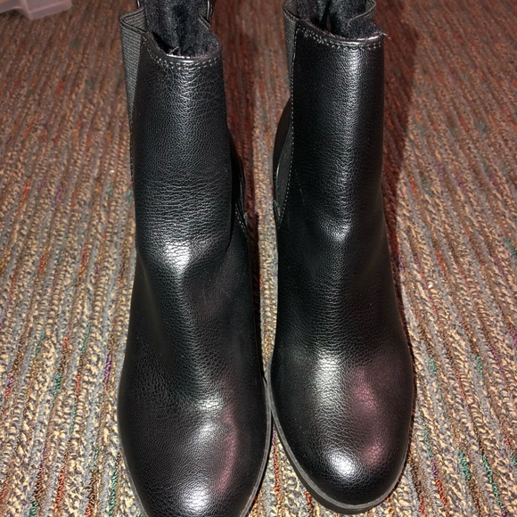 Black leather booties - Picture 2 of 3